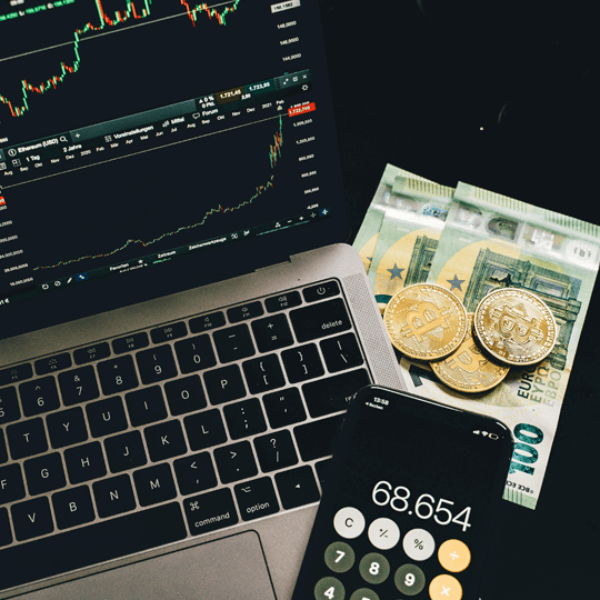 Luxen Verix - Team of Cryptocurrency Experts